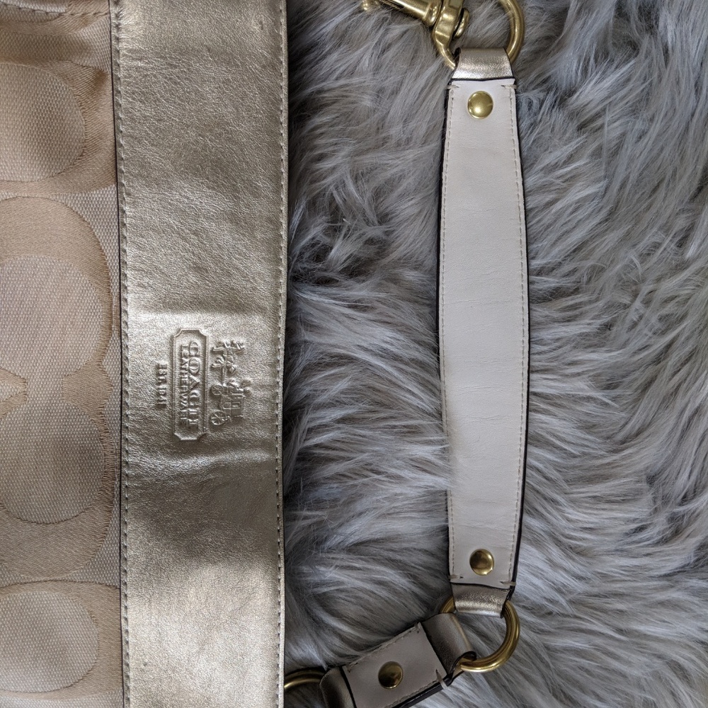 Authentic Coach Monogram Shoulder Handbag - Picture 5 of 8